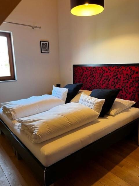 Les Granges Modernes Villa Bruebach Room photo